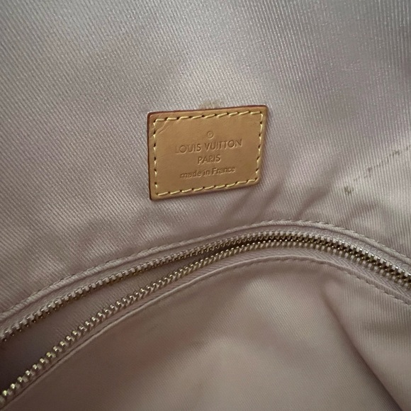 Louis Vuitton Graceful MM Shoulder Bag - Picture 7 of 9